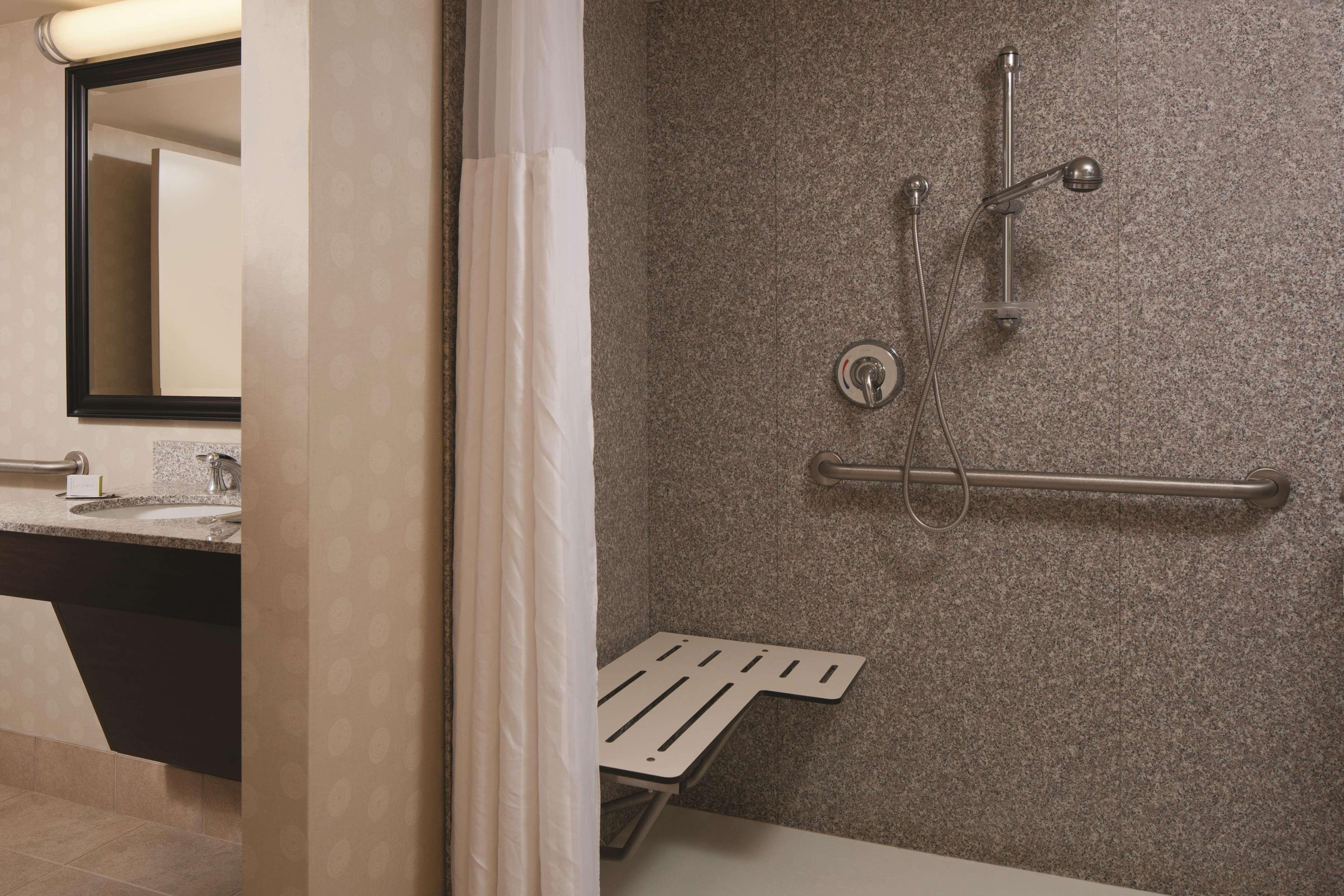 Doubletree By Hilton Pittsburgh Monroeville Convention Center Стая снимка